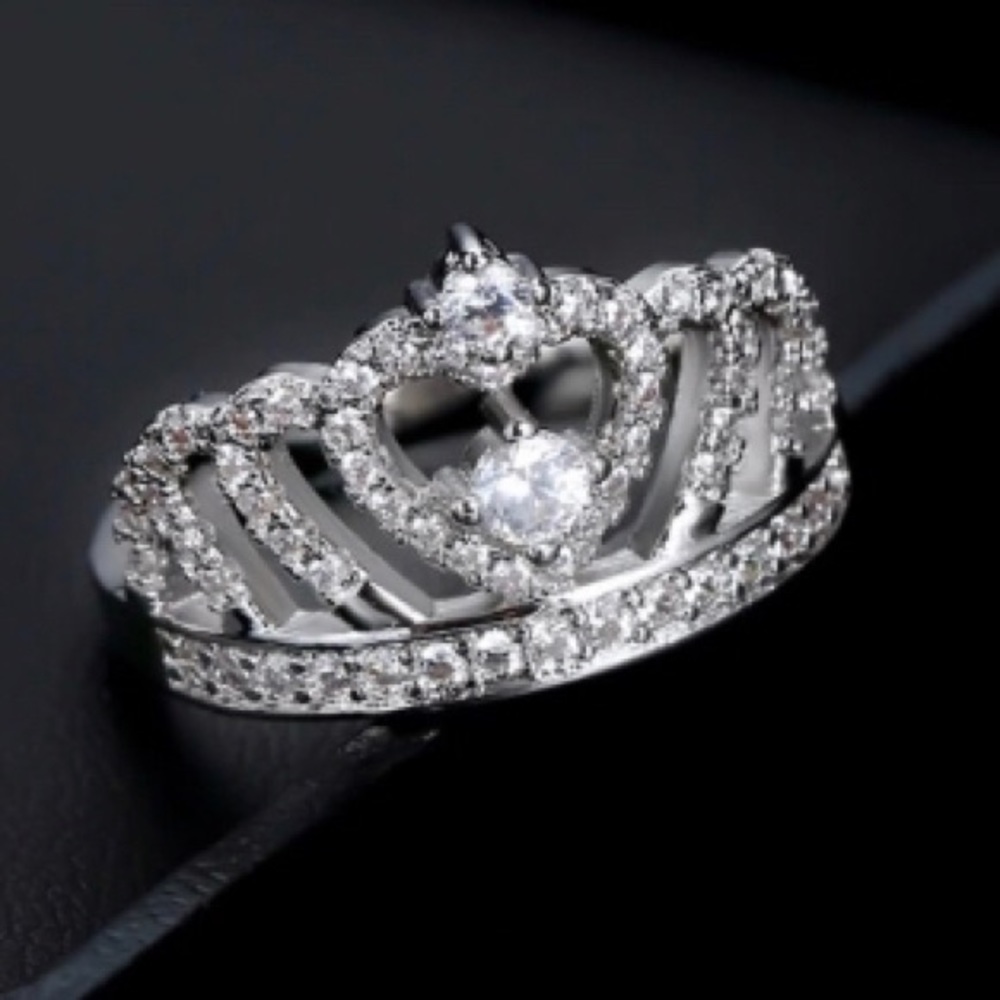 Silver Crown Shape Rhinestone Crystal Rings size 6 - Picture 7 of 8